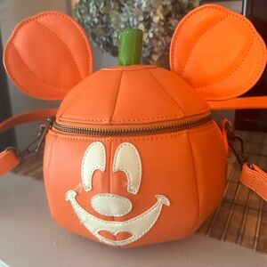 🎃 DISNEY LOUNGEFLY MICKEY-O-LANTERN PUMPKIN GLOW IN THE DARK CROSSBODY BAG